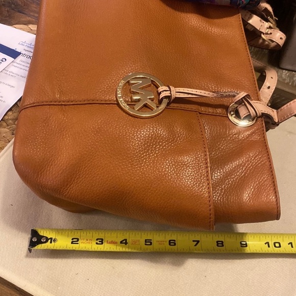 Michael Kors Shoulder Bag, 14 x 10 x 4 with 10” drop, Good Condition - Picture 7 of 13